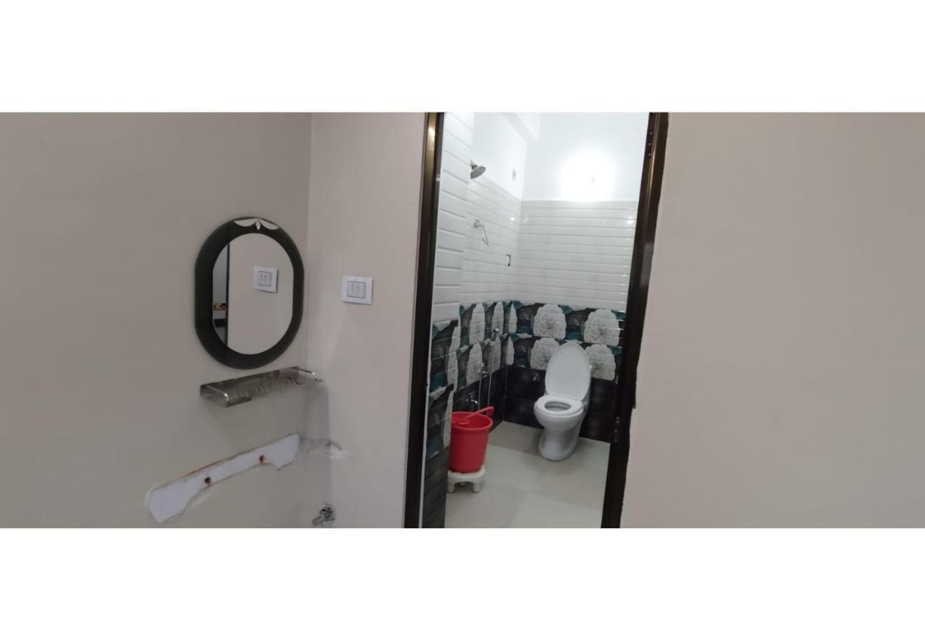 Gk Hotel And Restaurant Βαρανάσι Εξωτερικό φωτογραφία