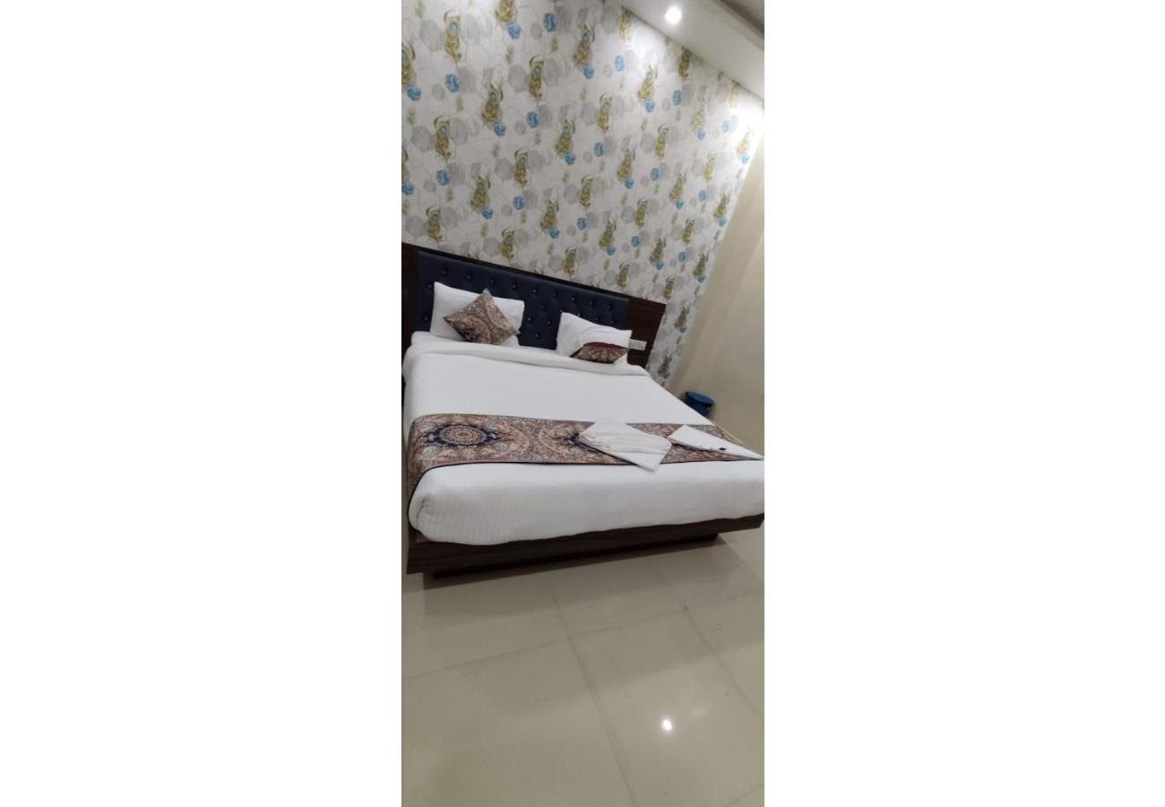 Gk Hotel And Restaurant Βαρανάσι Εξωτερικό φωτογραφία